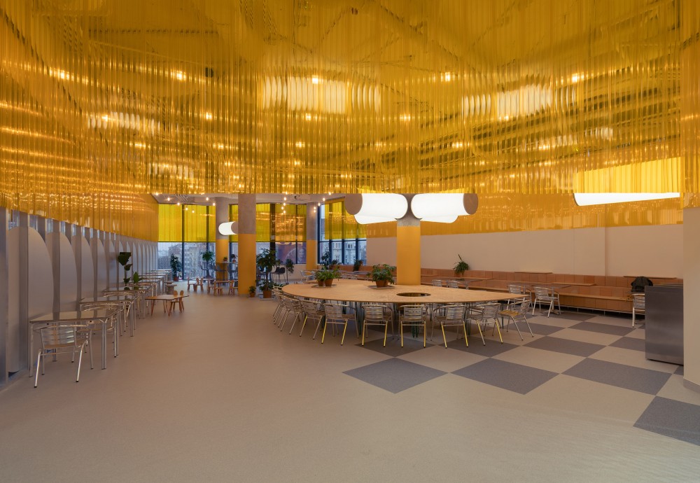 Közösségi Foodcourt a Mammut I. 3. emeletén